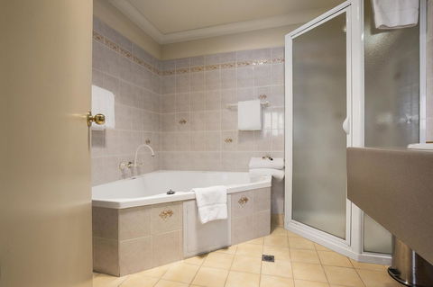 Hadley\'s Orient Hotel - Tourism Caloundra 19