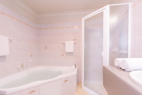 Hadley\'s Orient Hotel - Tourism Caloundra 40