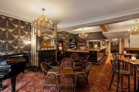 Hadley\'s Orient Hotel - Tourism Caloundra 14