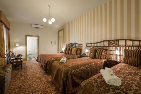 Hadley\'s Orient Hotel - Tourism Caloundra 20