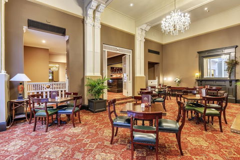 Hadley\'s Orient Hotel - Tourism Caloundra 10