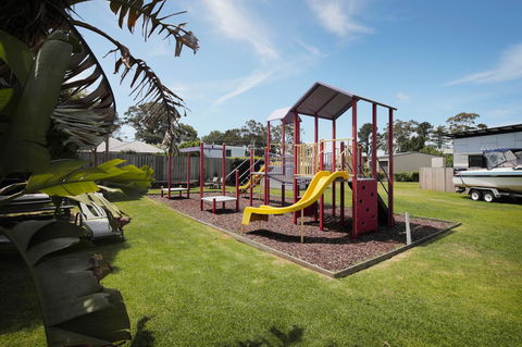 Georges Bay Apartments - Tourism Caloundra 42
