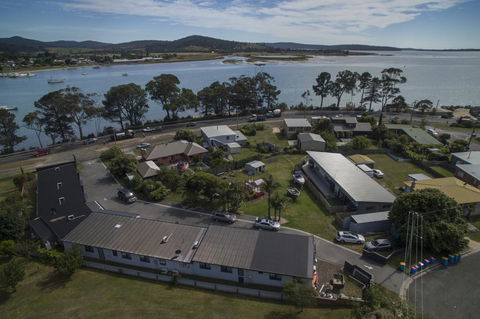Georges Bay Apartments - Tourism Caloundra 25