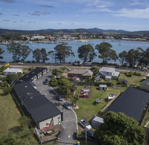 Georges Bay Apartments - Tourism Caloundra 16