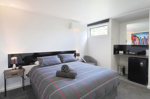 Georges Bay Apartments - Tourism Caloundra 24