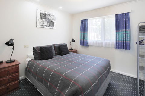 Georges Bay Apartments - Tourism Caloundra 37