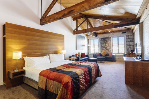 The Henry Jones Art Hotel - Tourism Caloundra 6