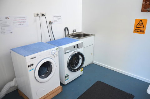 Castaway Holiday Apartments - Tourism Caloundra 22