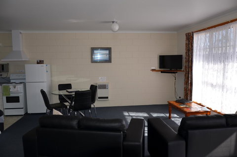 Castaway Holiday Apartments - Tourism Caloundra 14