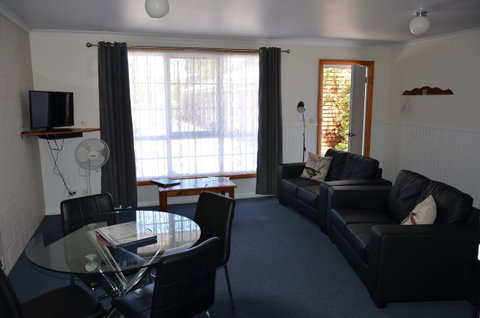 Castaway Holiday Apartments - Tourism Caloundra 27