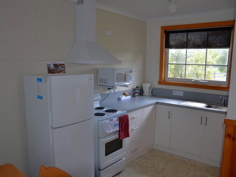 Castaway Holiday Apartments - Tourism Caloundra 28