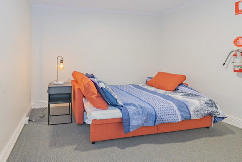 4 Bedroom House - Hobart CBD - Free Parking - Free WIFI - Tourism Caloundra 18