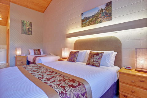 Gold Rush Inn - Tourism Caloundra 3