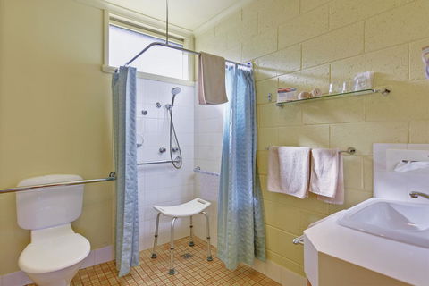 Gold Rush Inn - Tourism Caloundra 9