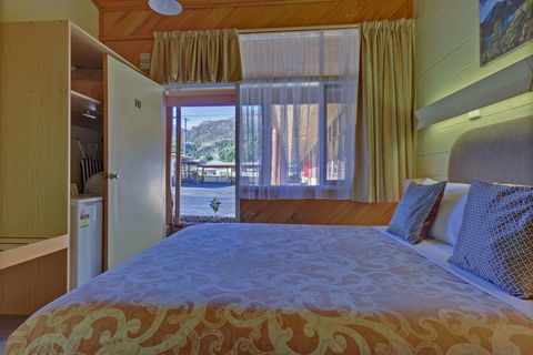 Gold Rush Inn - Tourism Caloundra 11