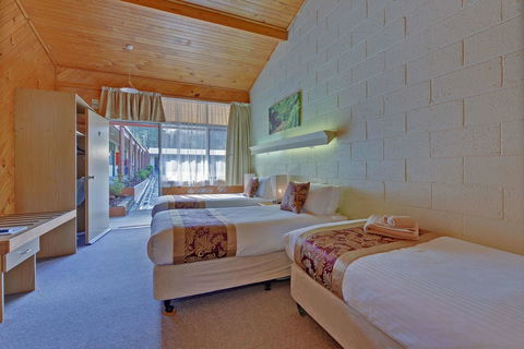 Gold Rush Inn - Tourism Caloundra 15
