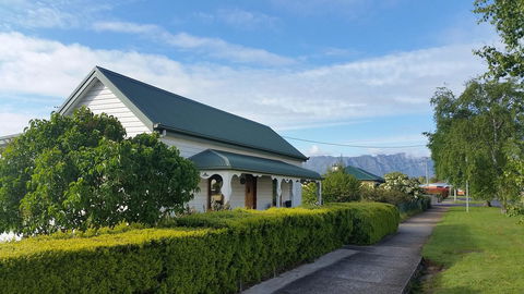 Grace Cottage - Tourism Caloundra 0