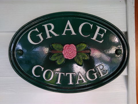 Grace Cottage - Tourism Caloundra 1