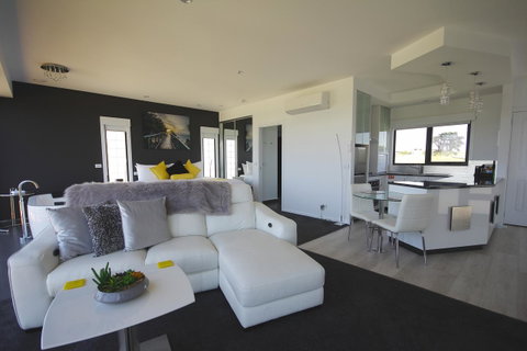 Horizon Deluxe Apartments - Tourism Caloundra 1