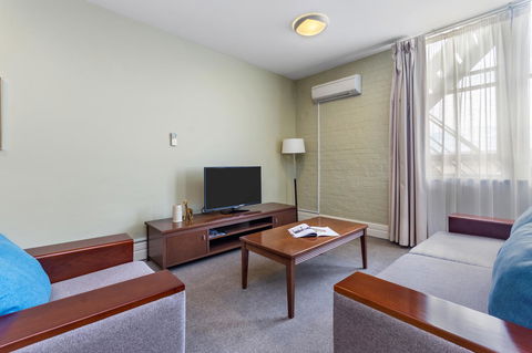 Launceston Central Apartment Hotel Official - Tourism Caloundra 14