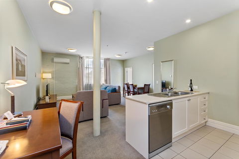 Launceston Central Apartment Hotel Official - Tourism Caloundra 15