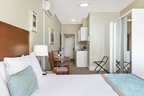 Launceston Central Apartment Hotel Official - Tourism Caloundra 2