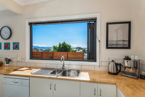 The Sandy Sister - Tourism Caloundra 0