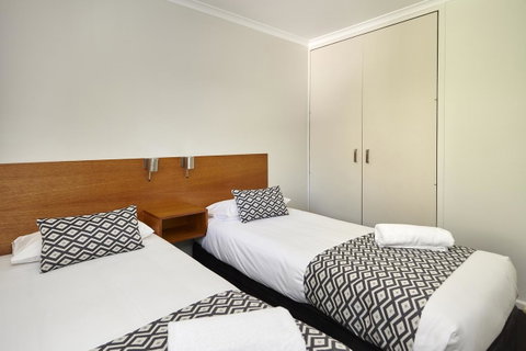 Elphin Serviced Apartments - Tourism Caloundra 24