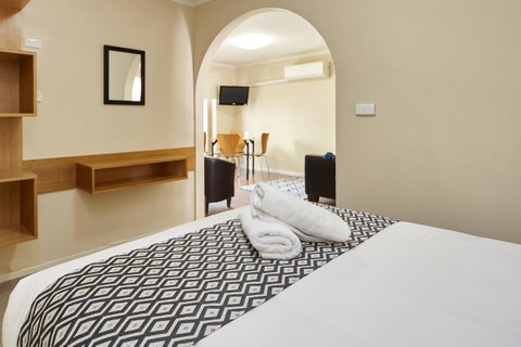Elphin Serviced Apartments - Tourism Caloundra 31