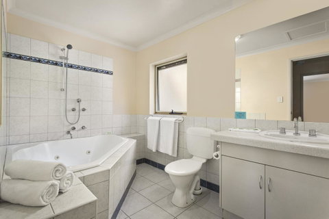 Elphin Serviced Apartments - Tourism Caloundra 37