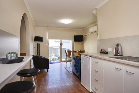 Elphin Serviced Apartments - Tourism Caloundra 30