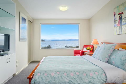 Manfield Seaside Bruny Island - Tourism Caloundra 0