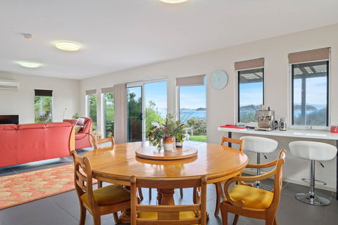 Manfield Seaside Bruny Island - Tourism Caloundra 6