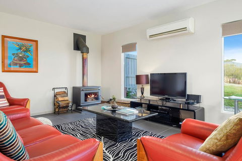 Manfield Seaside Bruny Island - Tourism Caloundra 3