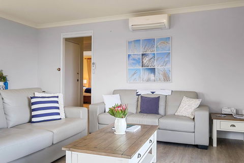 Omaroo Cottage Bruny Island - Tourism Caloundra 4