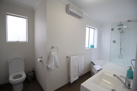 Trinity Hill Apartments - Tourism Caloundra 1