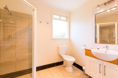 Graham Apartments - Tourism Caloundra 34