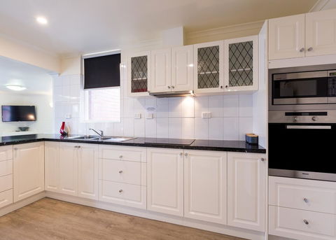 Graham Apartments - Tourism Caloundra 23