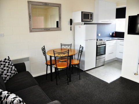 Graham Apartments - Tourism Caloundra 1