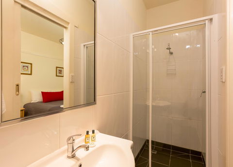Graham Apartments - Tourism Caloundra 24