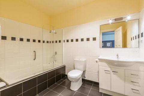 Graham Apartments - Tourism Caloundra 36