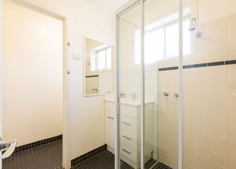 Graham Apartments - Tourism Caloundra 16