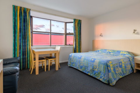 Mayfair Plaza Motel And Apartments - Tourism Caloundra 11