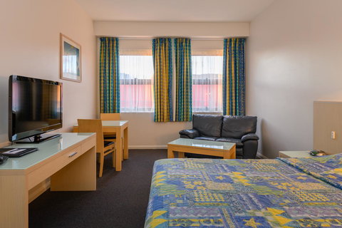 Mayfair Plaza Motel And Apartments - Tourism Caloundra 10