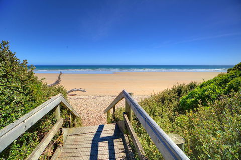 Amare Beachside Luxury - Tourism Caloundra 24