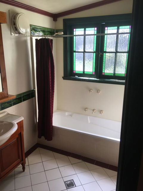 Kerrellie Cottages 2, 4 & 8 Reid Street - Tourism Caloundra 19