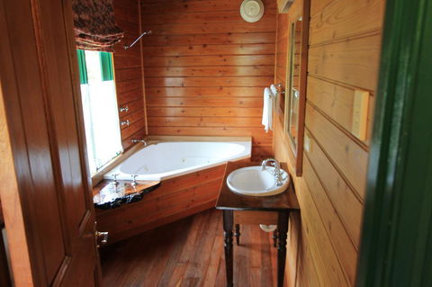 Kerrellie Cottages 2, 4 & 8 Reid Street - Tourism Caloundra 17