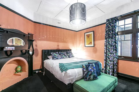 Insomnia On Elizabeth - Tourism Caloundra 2