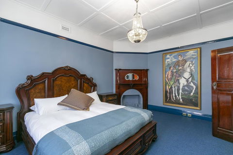 Insomnia On Elizabeth - Tourism Caloundra 1