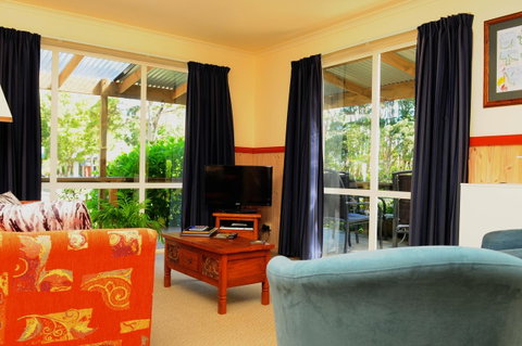 The Crays Accommodation - Tourism Caloundra 9